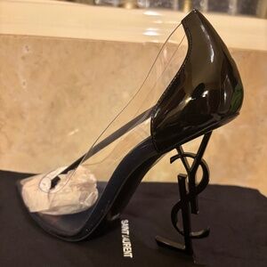 Yves Saint Laurent Opyum Pumps